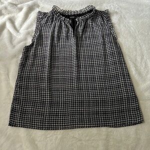 Sleeveless blouse